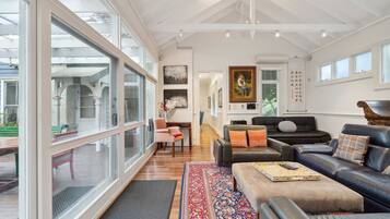 TV connectée, cheminée