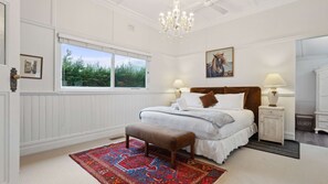 4 bedrooms, free WiFi