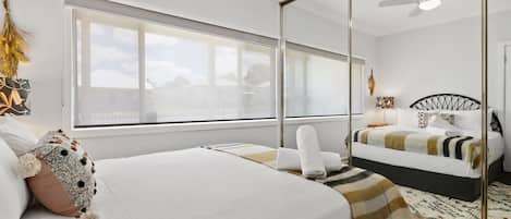 3 bedrooms, desk, free WiFi, bed sheets
