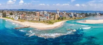 Modern Beach Mansion 2 Minutes from Water