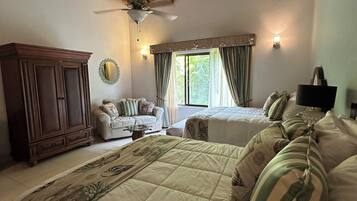 4 bedrooms, iron/ironing board, WiFi, bed sheets