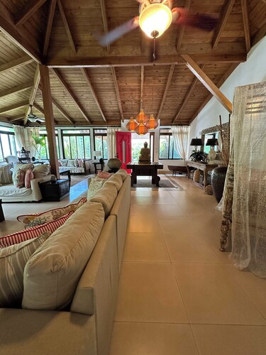 Charming 4-bedroom villa with AC, WiFi in welcoming Casa de Campo La Romana R.D