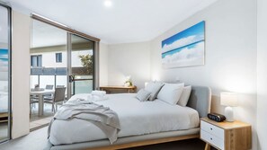 3 chambres, bureau, Wi-Fi gratuit, draps fournis