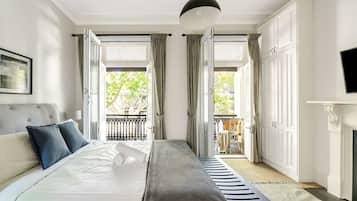 5 bedrooms, free WiFi, bed sheets