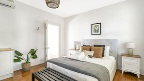 5 bedrooms, free WiFi, bed sheets