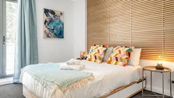 2 habitaciones, escritorio, wifi gratis y ropa de cama