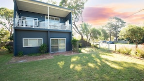 Exterior - Blissful Beachfront Apartment Broulee (Broulee)