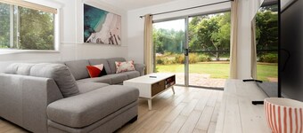 Blissful Beachfront Apartment Broulee