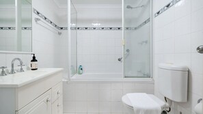تجهيزات دش، مجففات شعر، مناشف