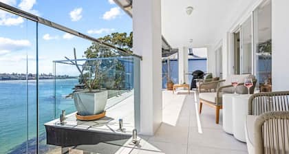 Ocean Front Luxury The Lambeth Walk