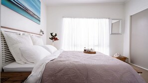 3 bedrooms, desk, travel crib, free WiFi - The Emerald Bower Peaceful Kilaben Bay Hideaway (Kilaben Bay)