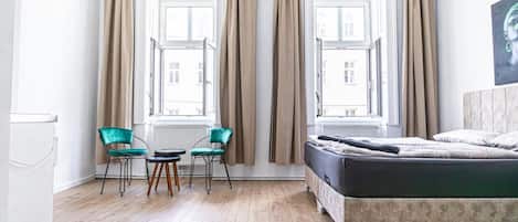 8 bedrooms, iron/ironing board, bed sheets