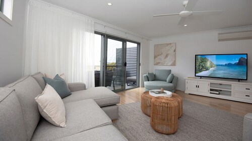 Maloneys Beach Views 3 Bed Home