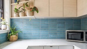 Interior - Oak Retreat Bliss by the Beach (North Narrabeen)