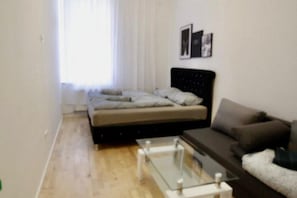 3 bedrooms, bed sheets