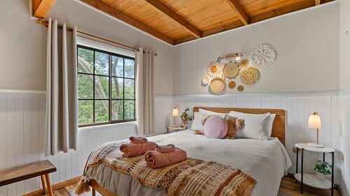 Romantic Tricklebeck Spa Cottage