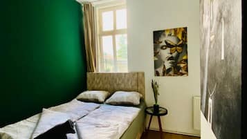 1 bedroom, bed sheets