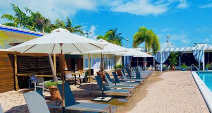 Sombrero Beach Tropical Getaway in the Heart of Marathon