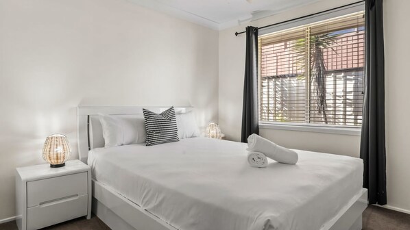 4 bedrooms, free WiFi, bed sheets