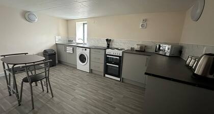 Luxury Double Room w/Private Bathroom and Shared Kitchen