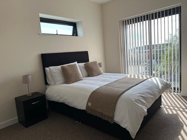 1 bedroom, desk, iron/ironing board, free WiFi - Luxury Double Room w/Private Bathroom and Shared Kitchen (Ipswich)