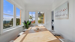 Dining - Blu Ocean Views Collaroy - Sunroom & BBQ (Collaroy)