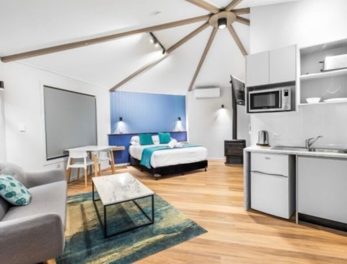 Cabin tiện nghi đơn giản, quang cảnh sân vườn | 2 phòng ngủ, bộ đồ giường cao cấp 