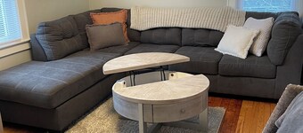 Modern Carriage house 2 blocks from Church Street