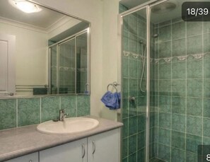 Haartrockner, Seife, Toilettenpapier