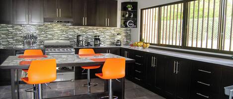 Fridge, microwave, oven, coffee/tea maker