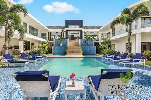 Spacious luxury villa with 6 bedrooms and WiFi, fitness room Casa de Campo D.R.