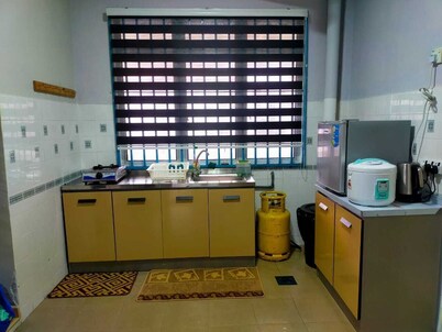 Homestay WaDi 2, Apartment with pool near beach