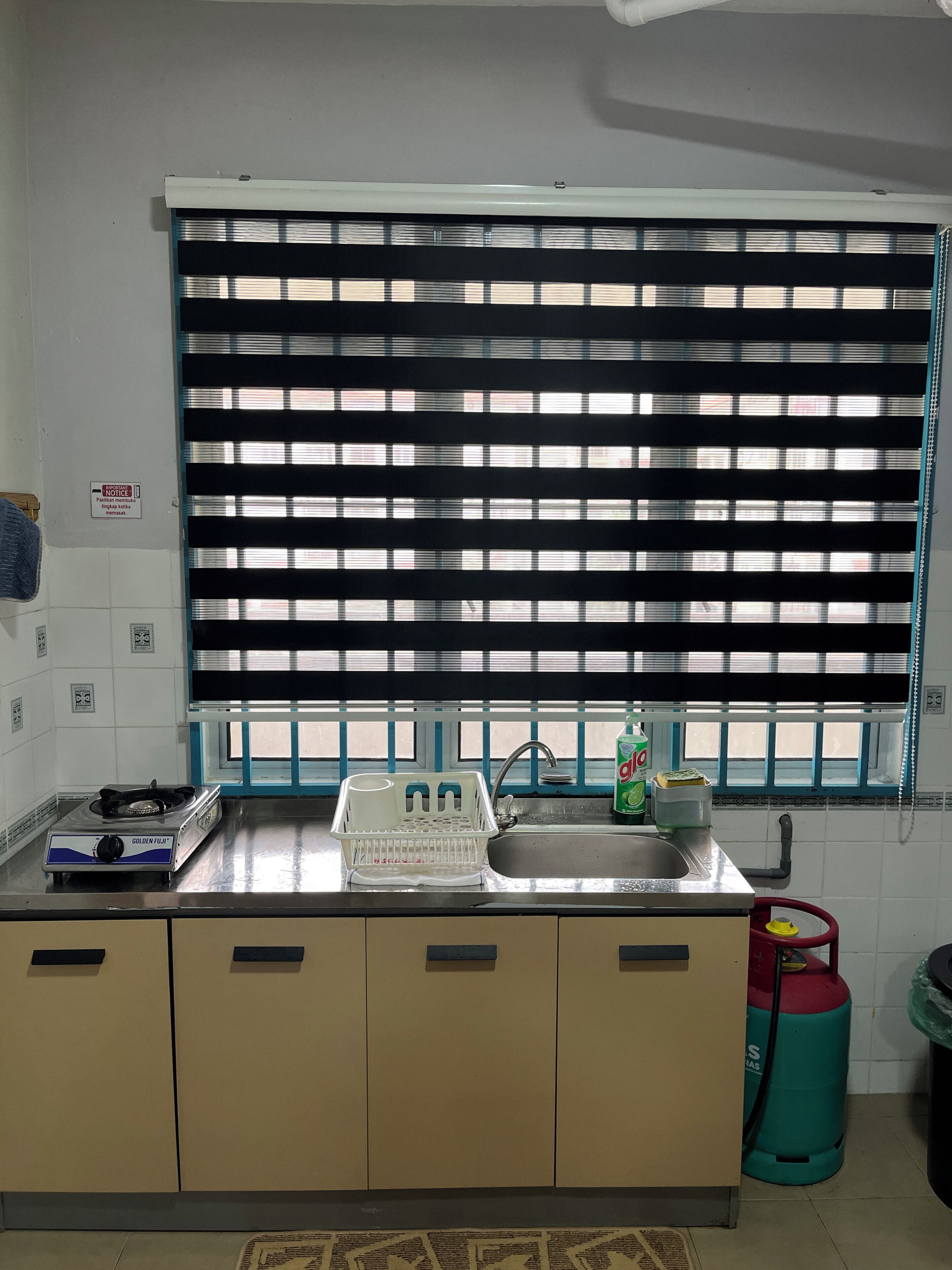 冰箱、炉灶、电热水壶、搅拌机