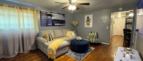 智能电视、电子游戏