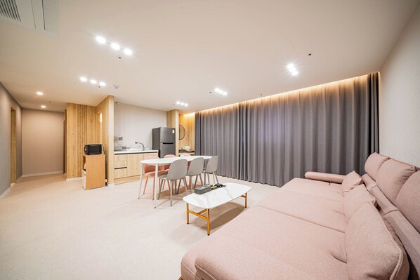 Premium-Suite, Stadtblick | Wohnbereich