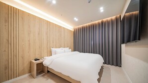 [Pool Villa] Executive Suite, City View | 高級寢具、羽絨被、Tempur-Pedic 床墊、免費迷你吧