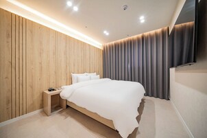 [Pool Villa] Executive Suite, City View | Ropa de cama de alta calidad y edredones de plumas