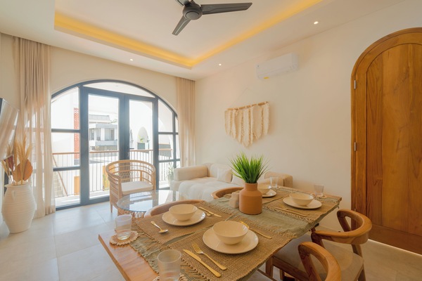 Deluxe Apartment, Pool View (Unit 8) | Living area