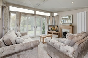 TV, fireplace, stereo