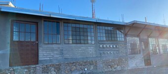 Earth block, view of Mitla, 5 private rooms/bath rented separately, WiFi,