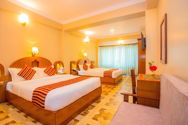 Bureau, espace de travail pour ordinateur portable, Wi-Fi gratuit