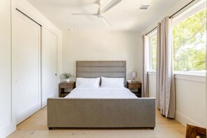 3 室のベッドルーム、アイロン / アイロン台、WiFi、ベッドシーツ