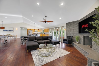 AMAZING VIP VILLA ON ACRE LAND WITH 6 BEDROOMS BIG POOL, OUTDOOR KITCHE ENJOY!