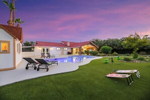 Outdoor pool - AMAZING VIP VILLA ON ACRE LAND WITH 6 BEDROOMS BIG POOL, OUTDOOR KITCHE ENJOY! (Las Vegas)