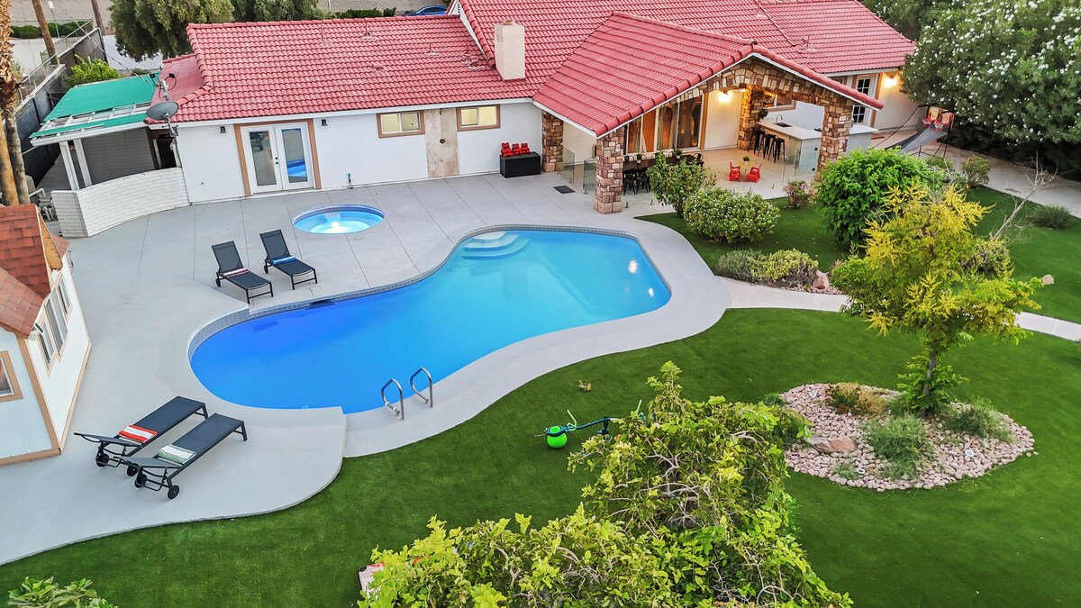 AMAZING VIP VILLA ON ACRE LAND WITH 6 BEDROOMS BIG POOL, OUTDOOR KITCHE ENJOY!