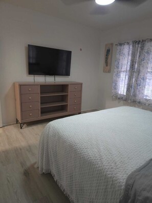 2 habitaciones, tabla de planchar con plancha y wifi gratis