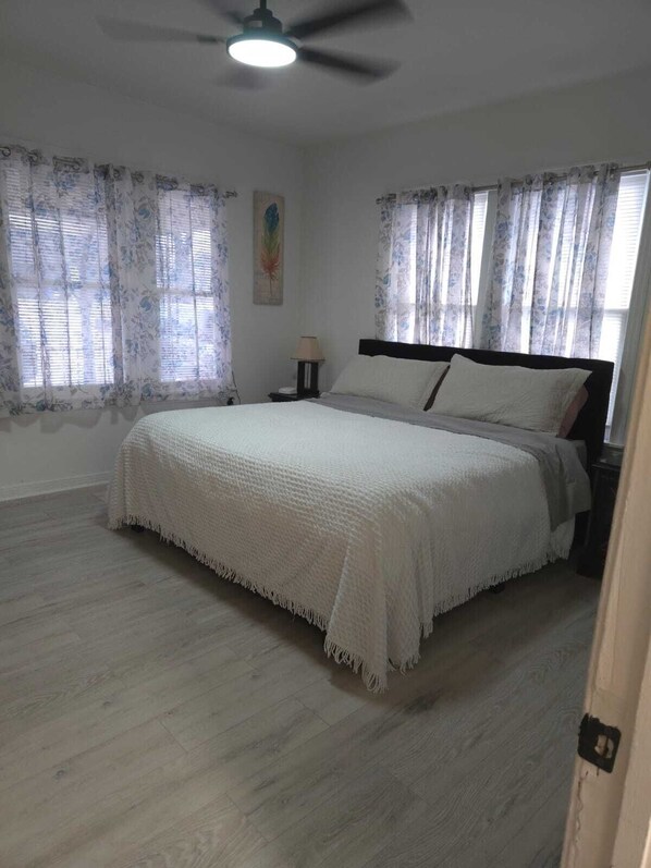 2 Schlafzimmer, Bügeleisen/Bügelbrett, kostenloses WLAN, Bettwäsche