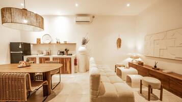 Villa, 2 Bedrooms, Pool View | Living room