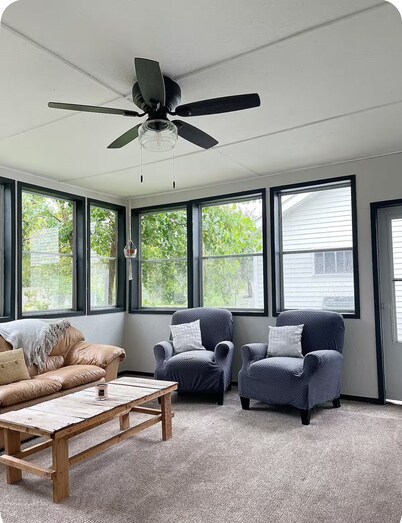 Charming 3-bedroom house 3 mi to altru, 2 mi to UND, and 1 mi to down town