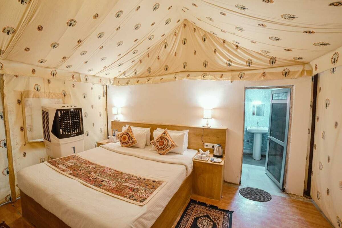 Deluxe-Zelt, Balkon | 1 Schlafzimmer, kostenloses WLAN